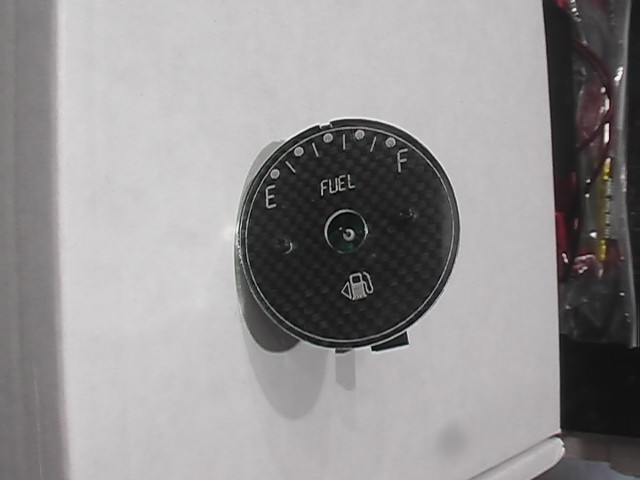 fuel_gauge_front_carbon.jpg